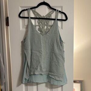 Elegant Women's Light Green Top